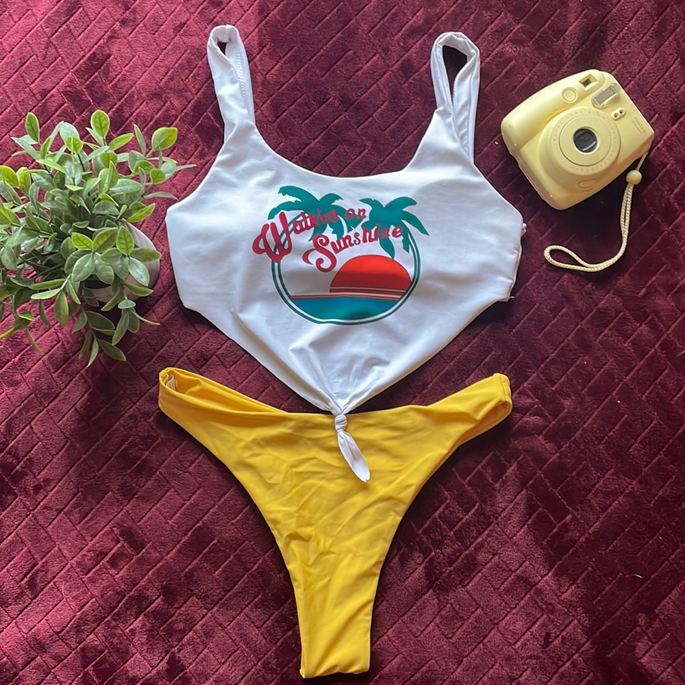 Selling two piece bathing suit! Size small.